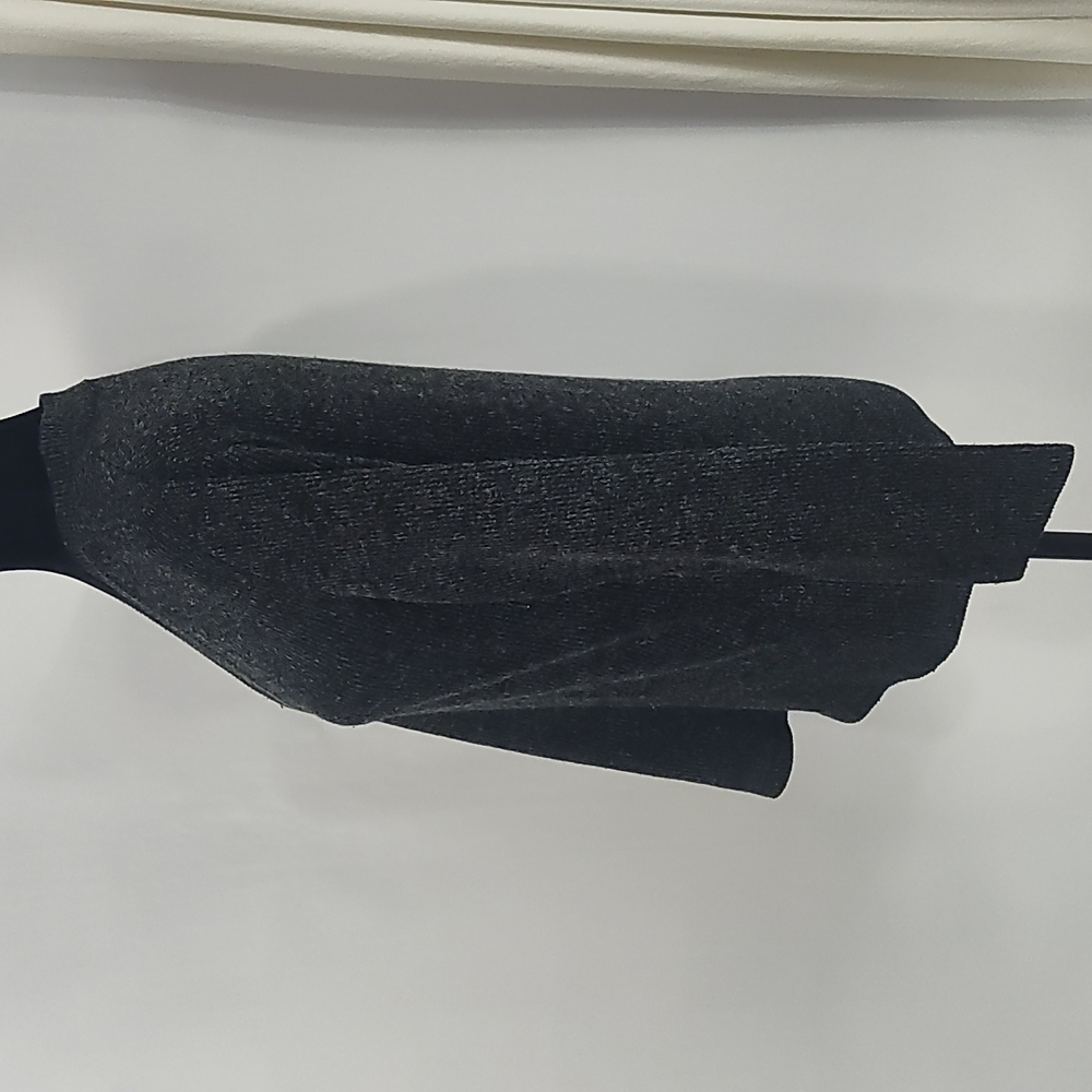 Zara Basic Ribbed V-Neck Sweater - Picture 7 of 9
